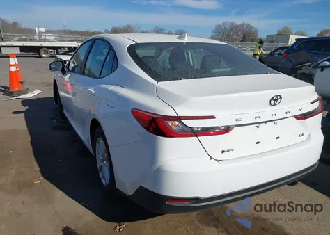 2025 Toyota Camry Le из США, поврежденный, VIN 4T1DAACK8SU169014